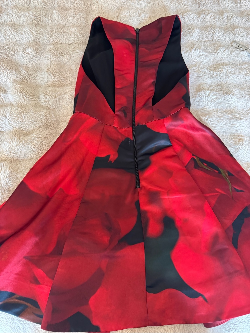 Alice + Olivia Red and Black Floral Satin Plunge Mini Dress - Picture 4 of 7